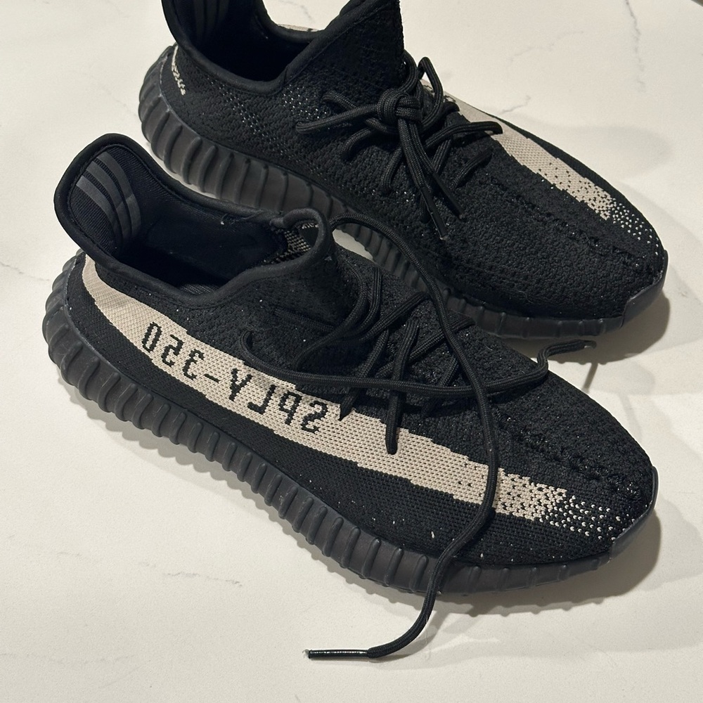 Adidas Yeezy 350 Oreo
